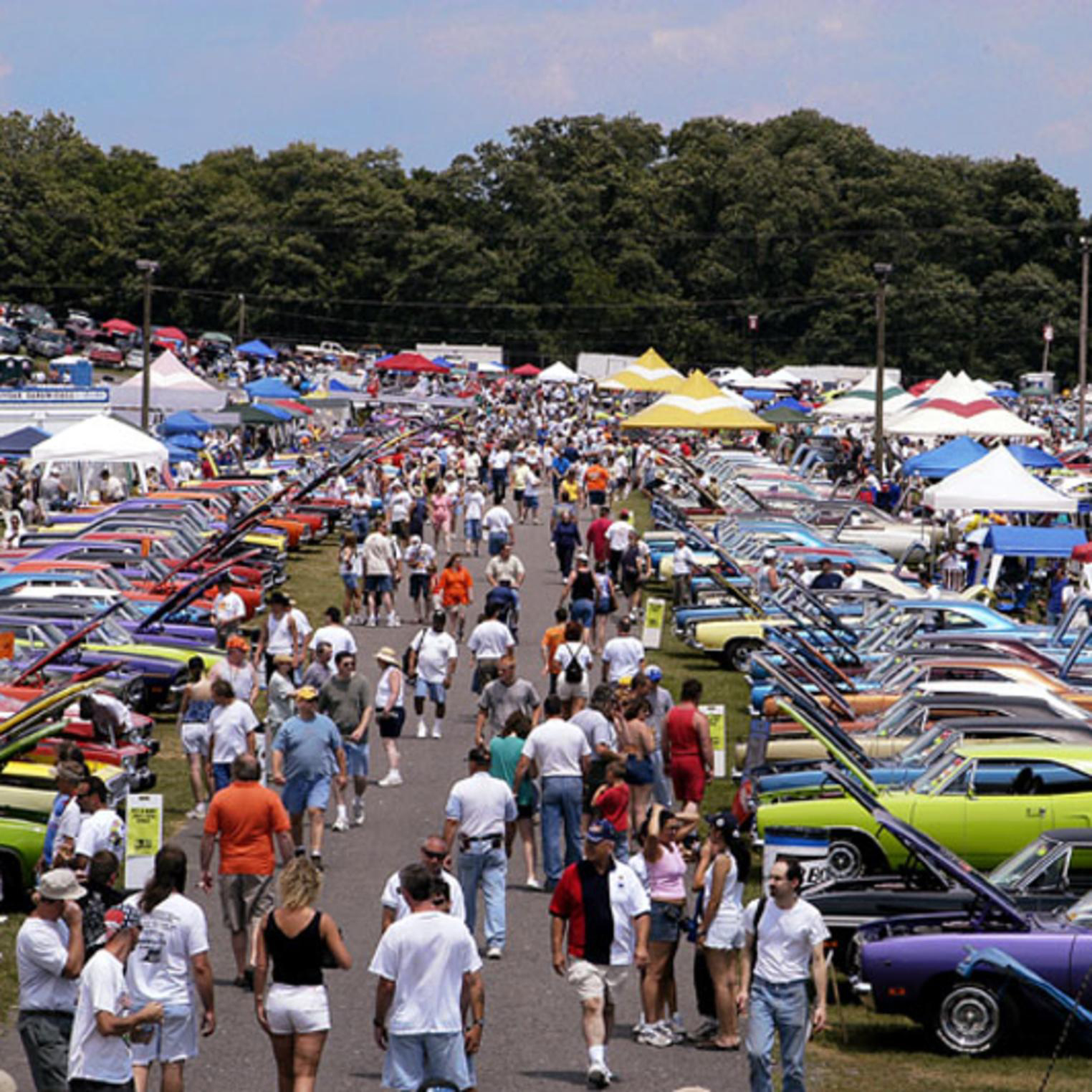 Crowd at Carlisle Swap Meet